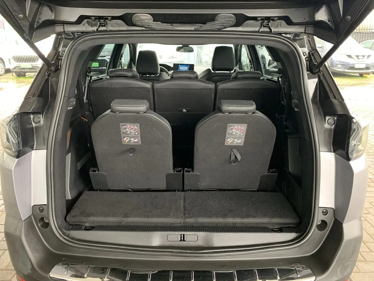 Peugeot 5008 1.5 Allure Pack Bluehdi 130 4x2 Eat8 5p año 2024