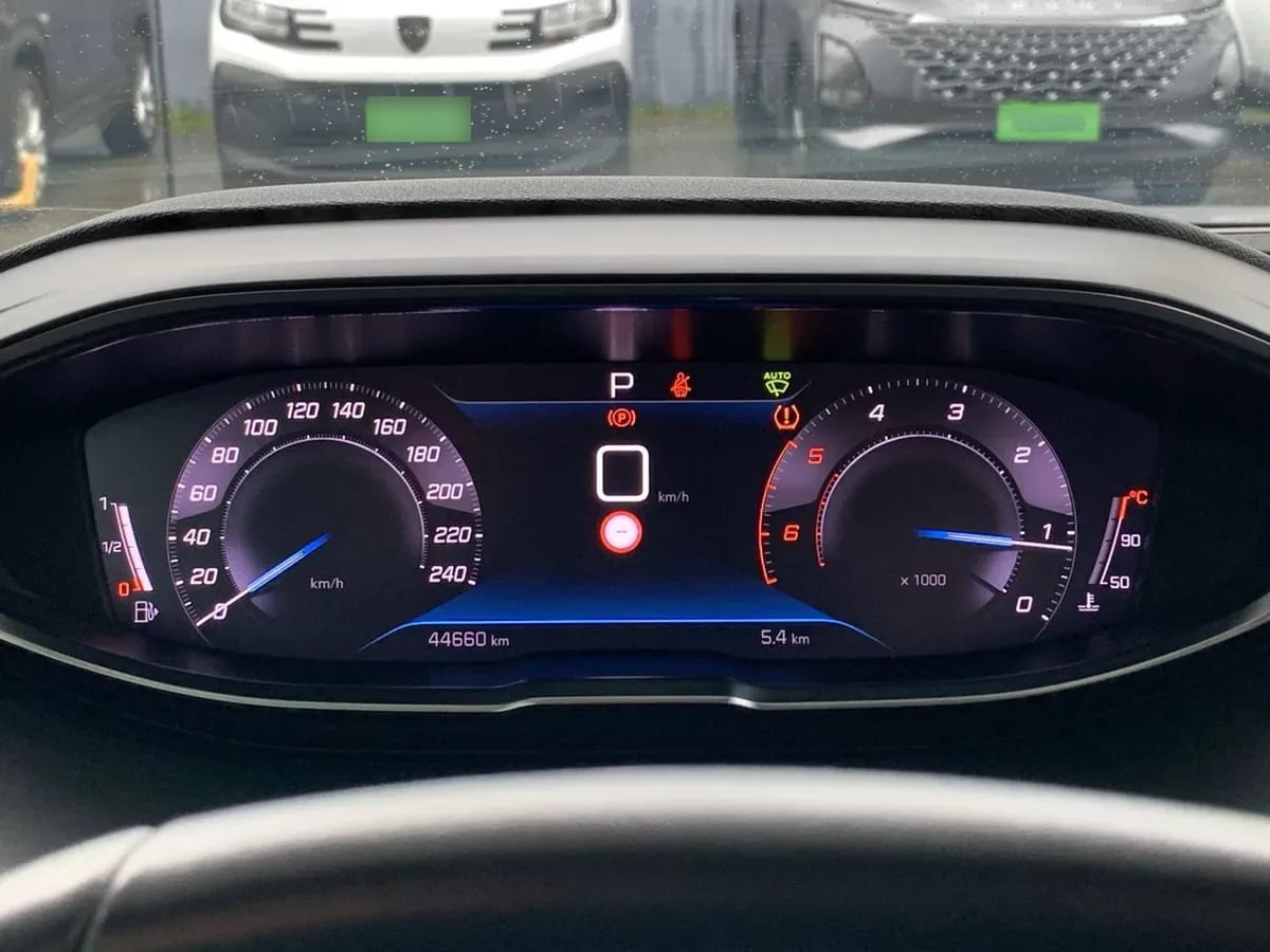 Peugeot 5008 1.5 Allure Pack Bluehdi 130 4x2 Eat8 5p año 2024