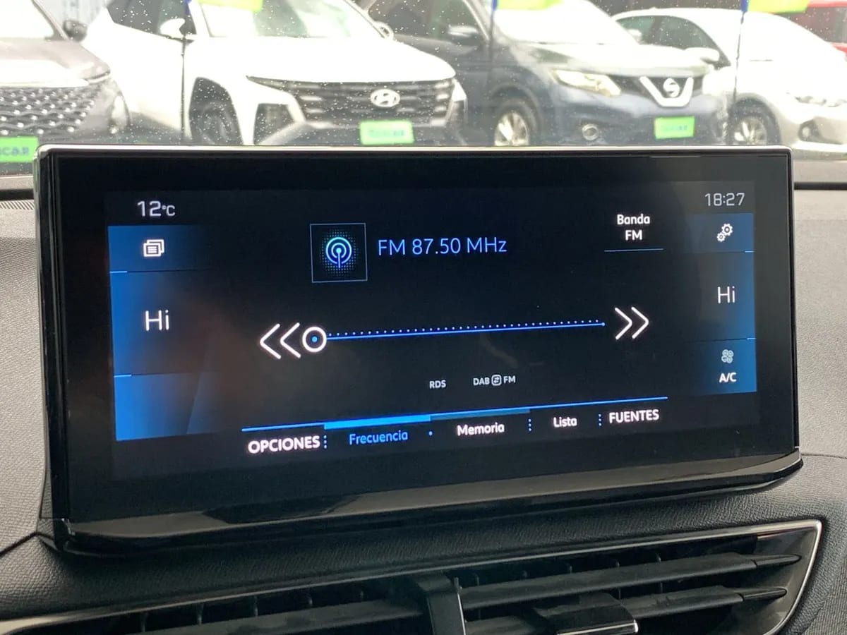 Peugeot 5008 1.5 Allure Pack Bluehdi 130 4x2 Eat8 5p año 2024