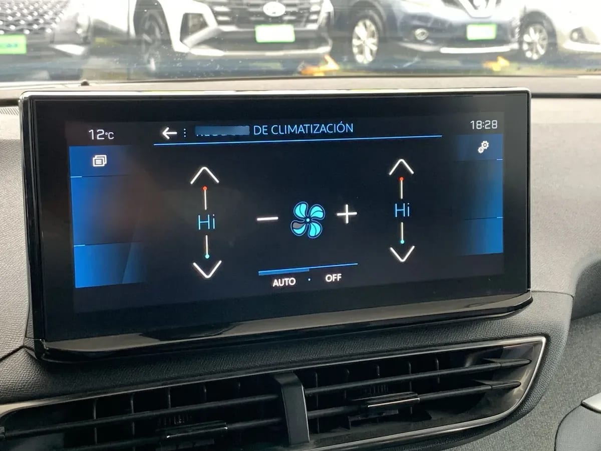 Peugeot 5008 1.5 Allure Pack Bluehdi 130 4x2 Eat8 5p año 2024