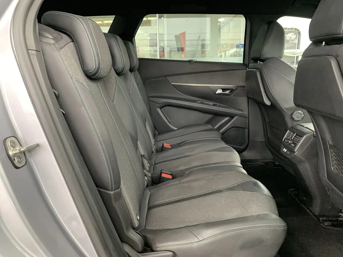 Peugeot 5008 1.5 Allure Pack Bluehdi 130 4x2 Eat8 5p año 2024