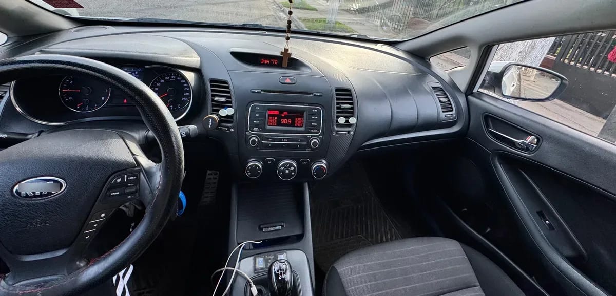 KIA MOTORS CERATO 1.6 Sx Ac Dab Abs Eurov Mt año 2015