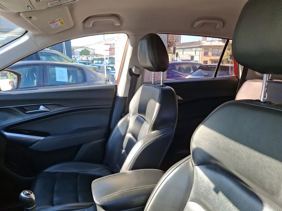 JAC Js8 1.5 Luxury Se 4x2 6mt 5p año 2023