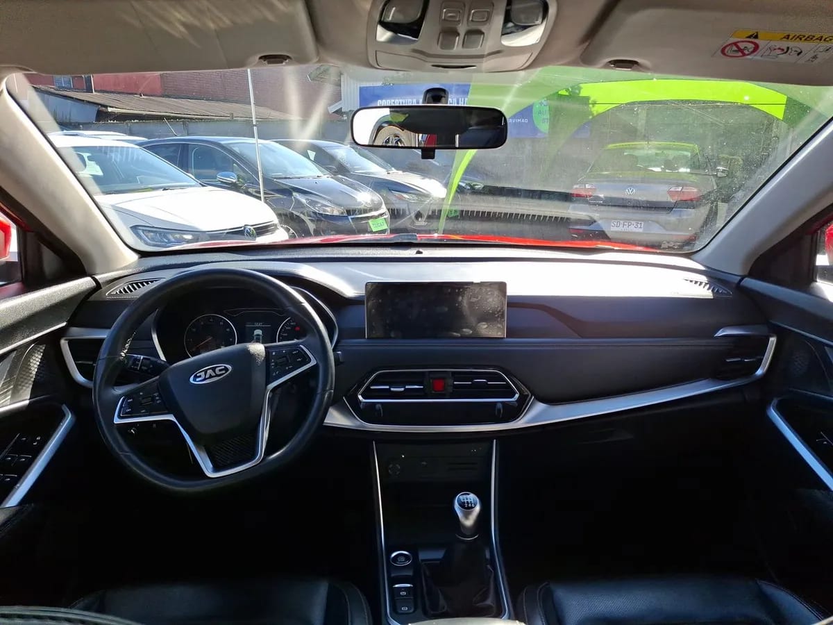 JAC Js8 1.5 Luxury Se 4x2 6mt 5p año 2023