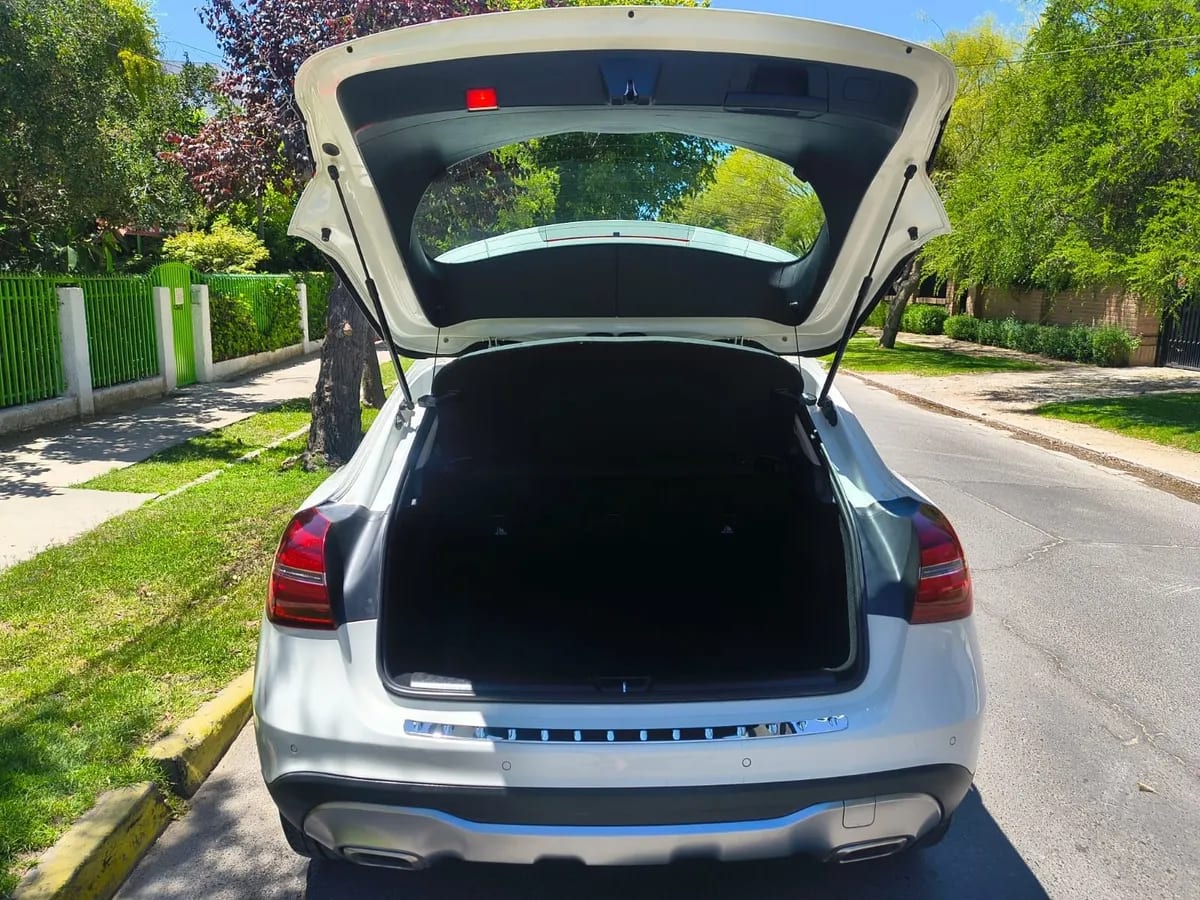 Mercedes Benz Gla200 2.1 At Diesel año 2018