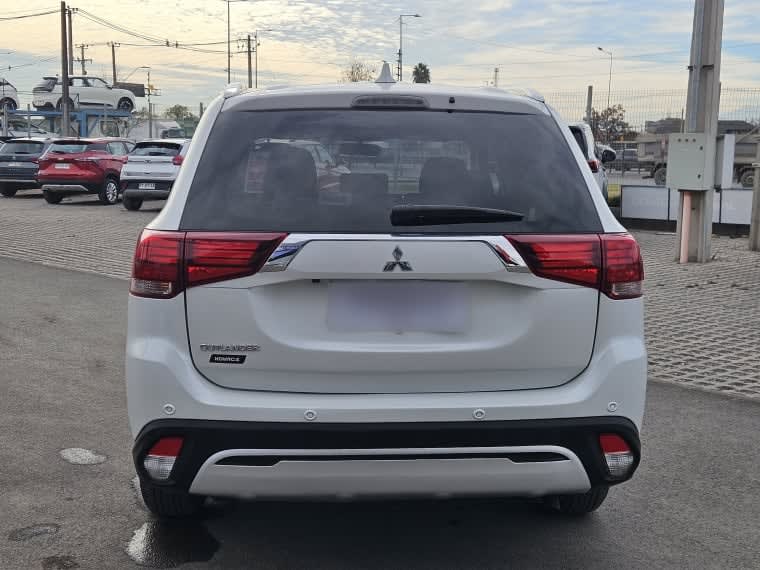 Mitsubishi Outlander Glx At 4x2 2.0 año 2023