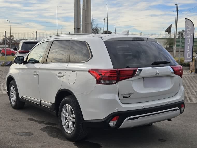 Mitsubishi Outlander Glx At 4x2 2.0 año 2023