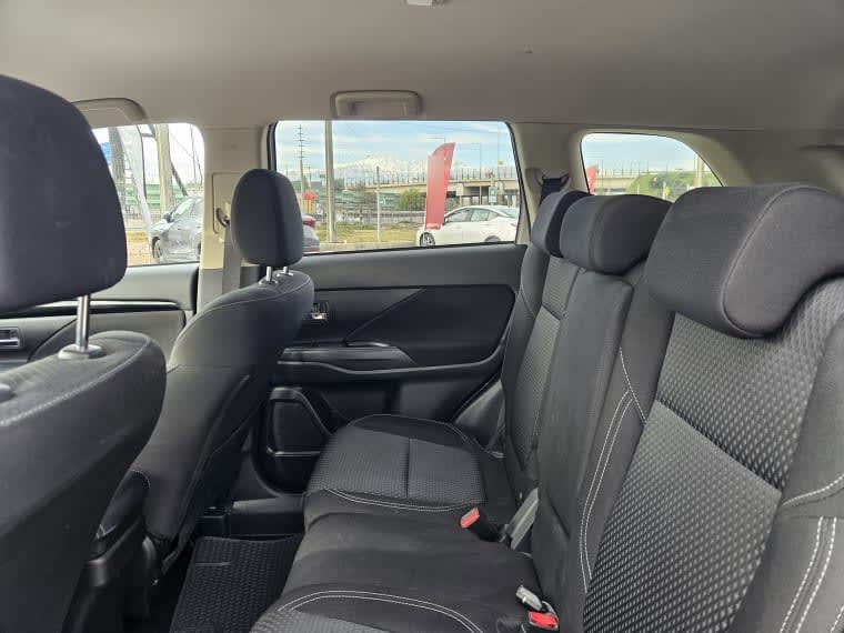 Mitsubishi Outlander Glx At 4x2 2.0 año 2023