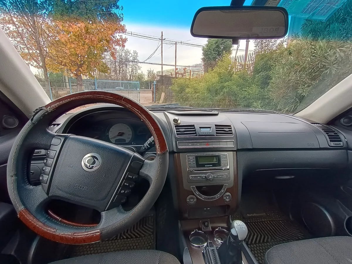 SSANGYONG REXTON 2.0 Mt Diesel año 2013