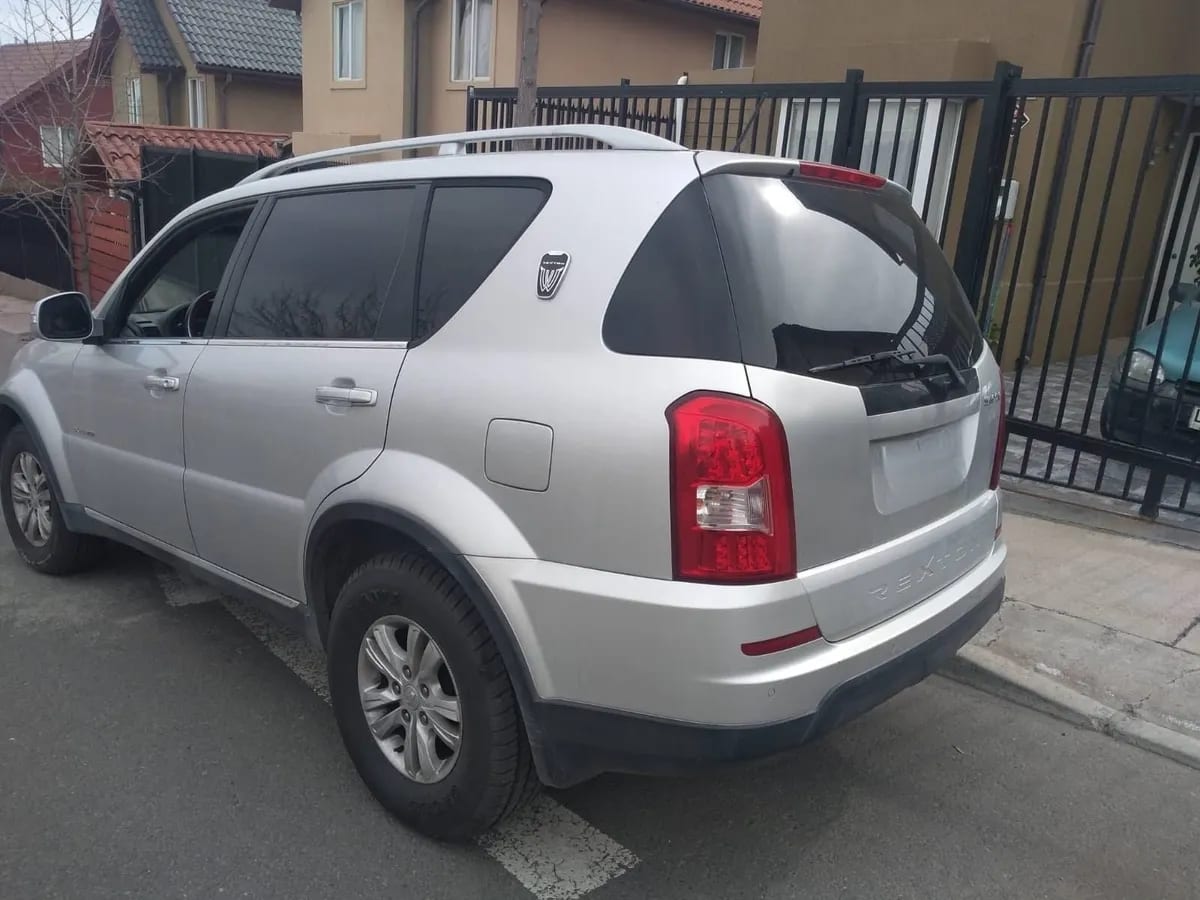 SSANGYONG REXTON 2.0 Mt Diesel año 2013