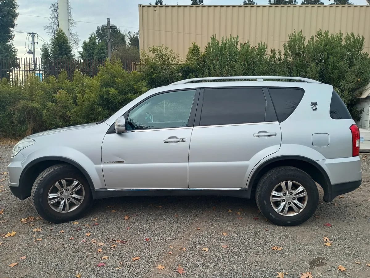 SSANGYONG REXTON 2.0 Mt Diesel año 2013
