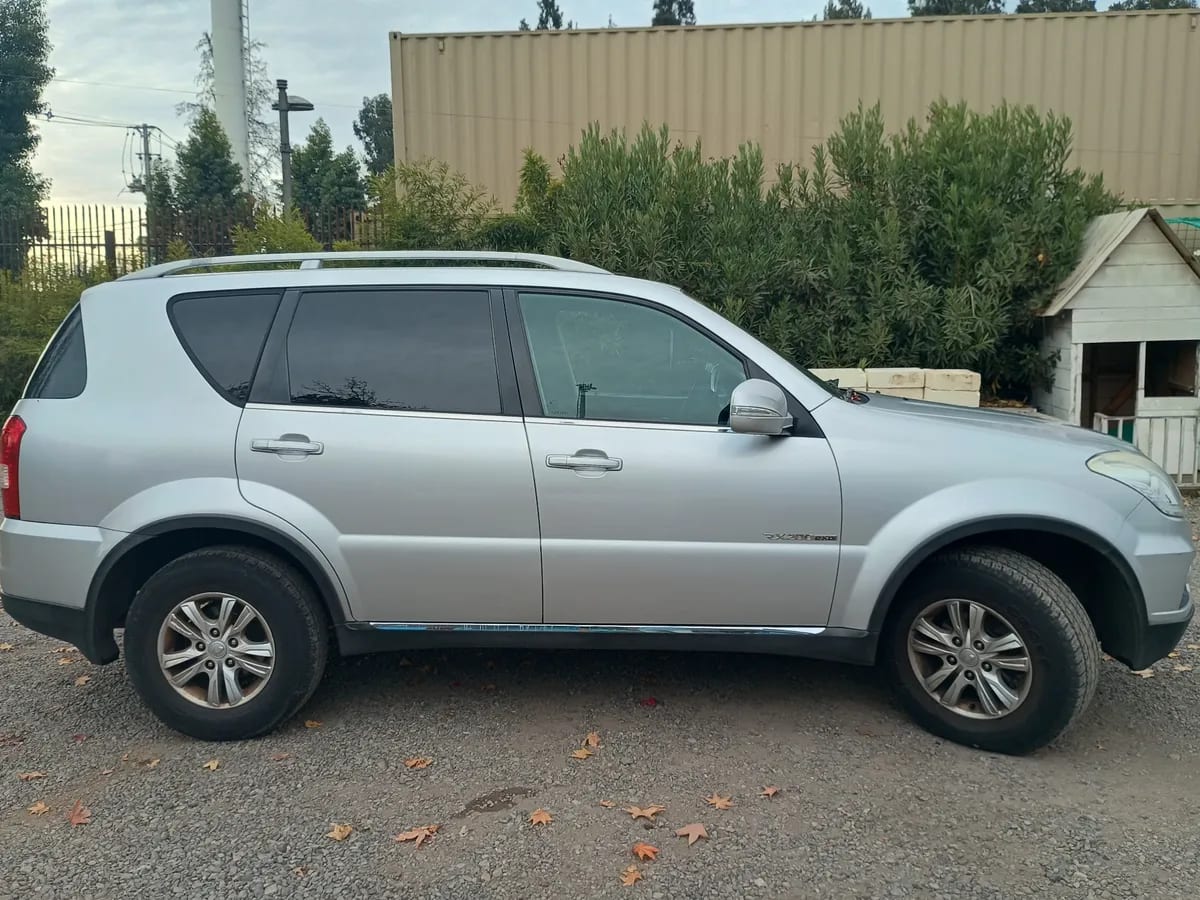 SSANGYONG REXTON 2.0 Mt Diesel año 2013