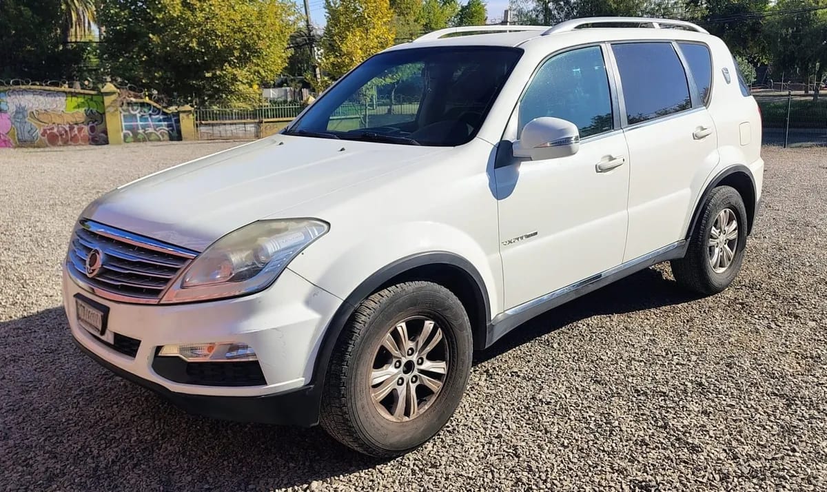 SSANGYONG REXTON 2.0 At Diesel año 2013