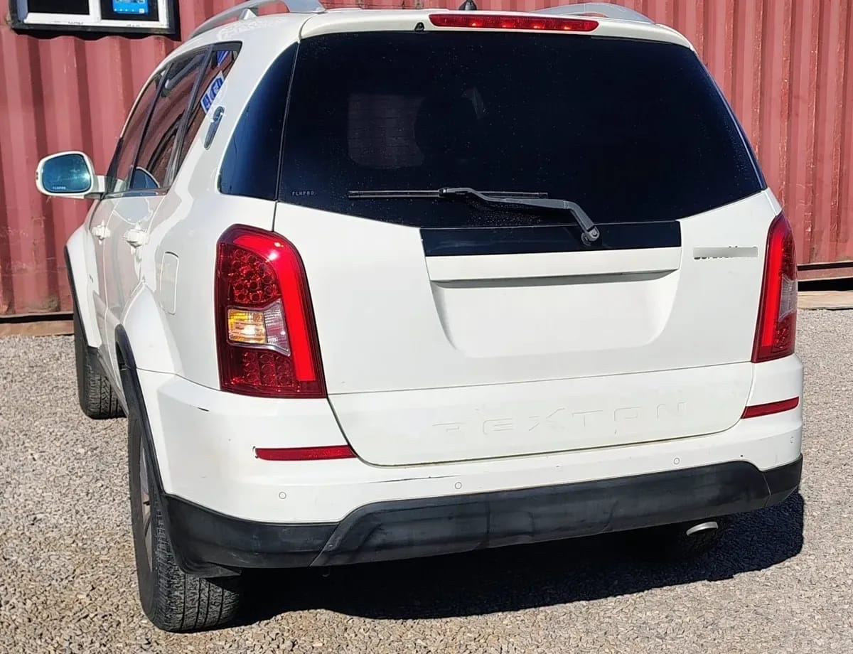 SSANGYONG REXTON 2.0 At Diesel año 2013