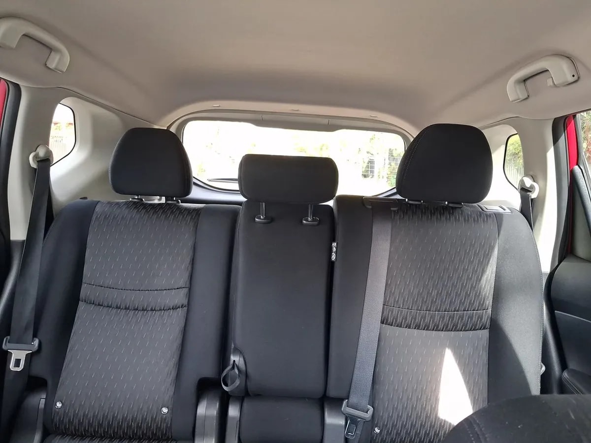 Nissan X-Trail 2.5 Sense 4x2 2row Cvt At 5p año 2023