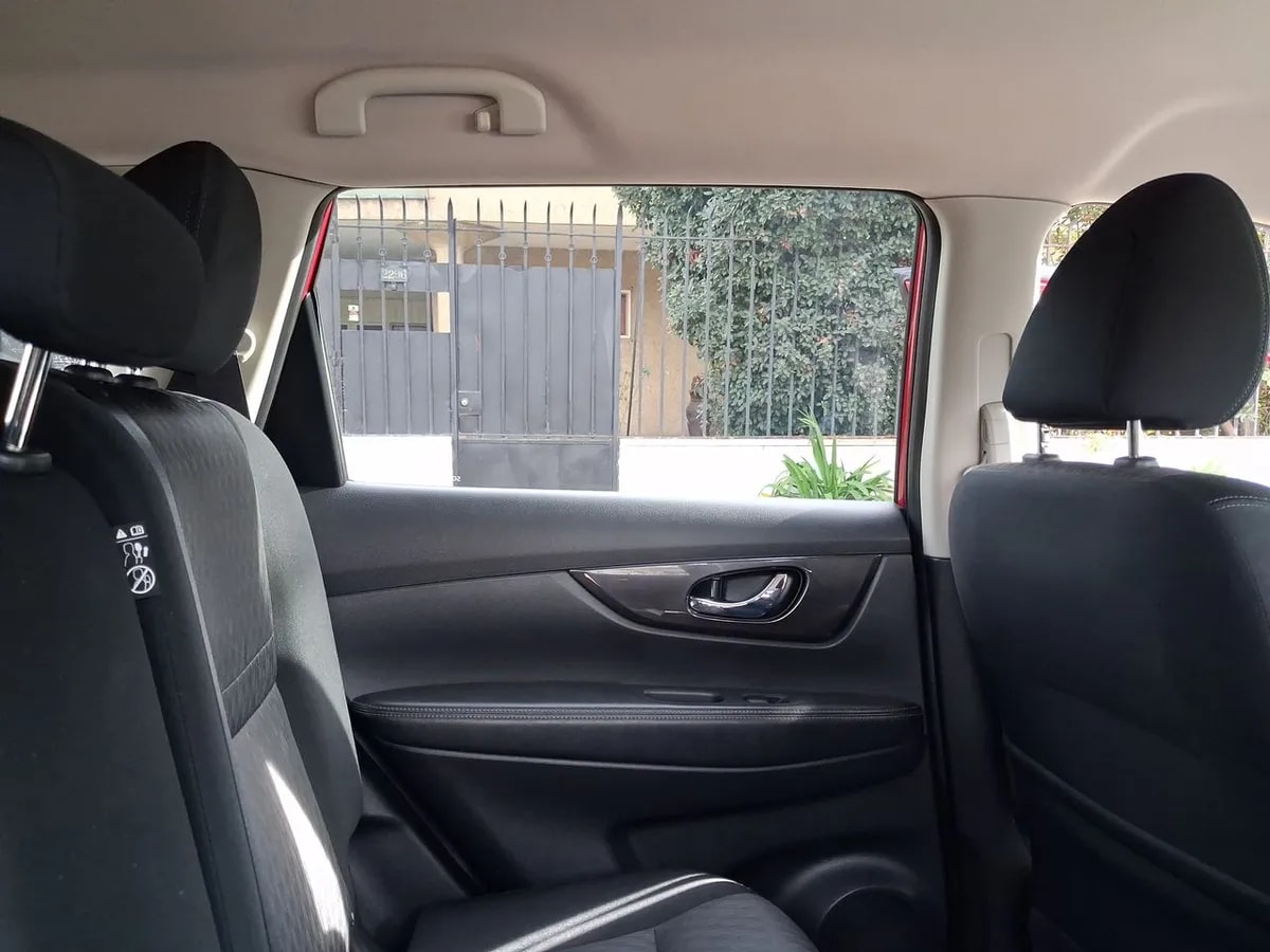 Nissan X-Trail 2.5 Sense 4x2 2row Cvt At 5p año 2023