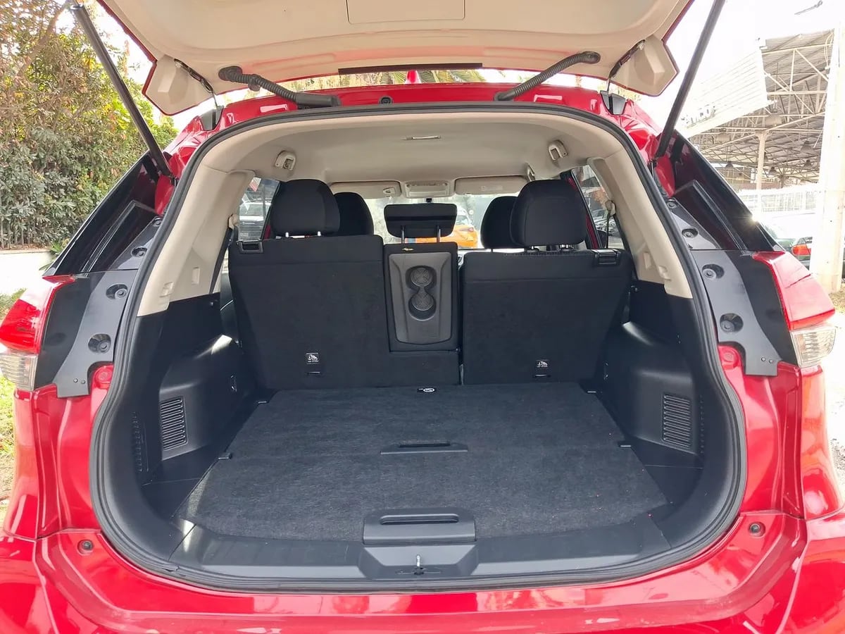 Nissan X-Trail 2.5 Sense 4x2 2row Cvt At 5p año 2023