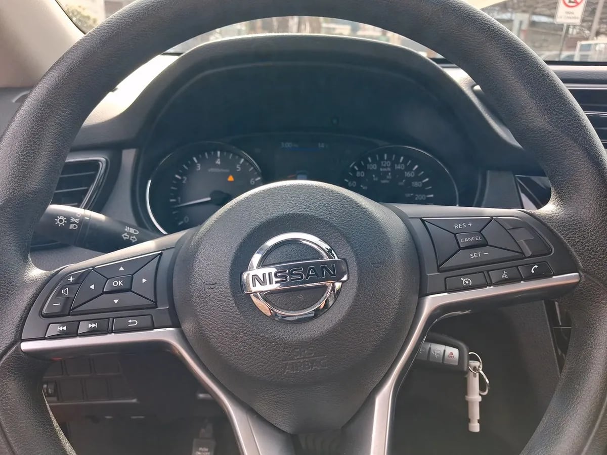 Nissan X-Trail 2.5 Sense 4x2 2row Cvt At 5p año 2023