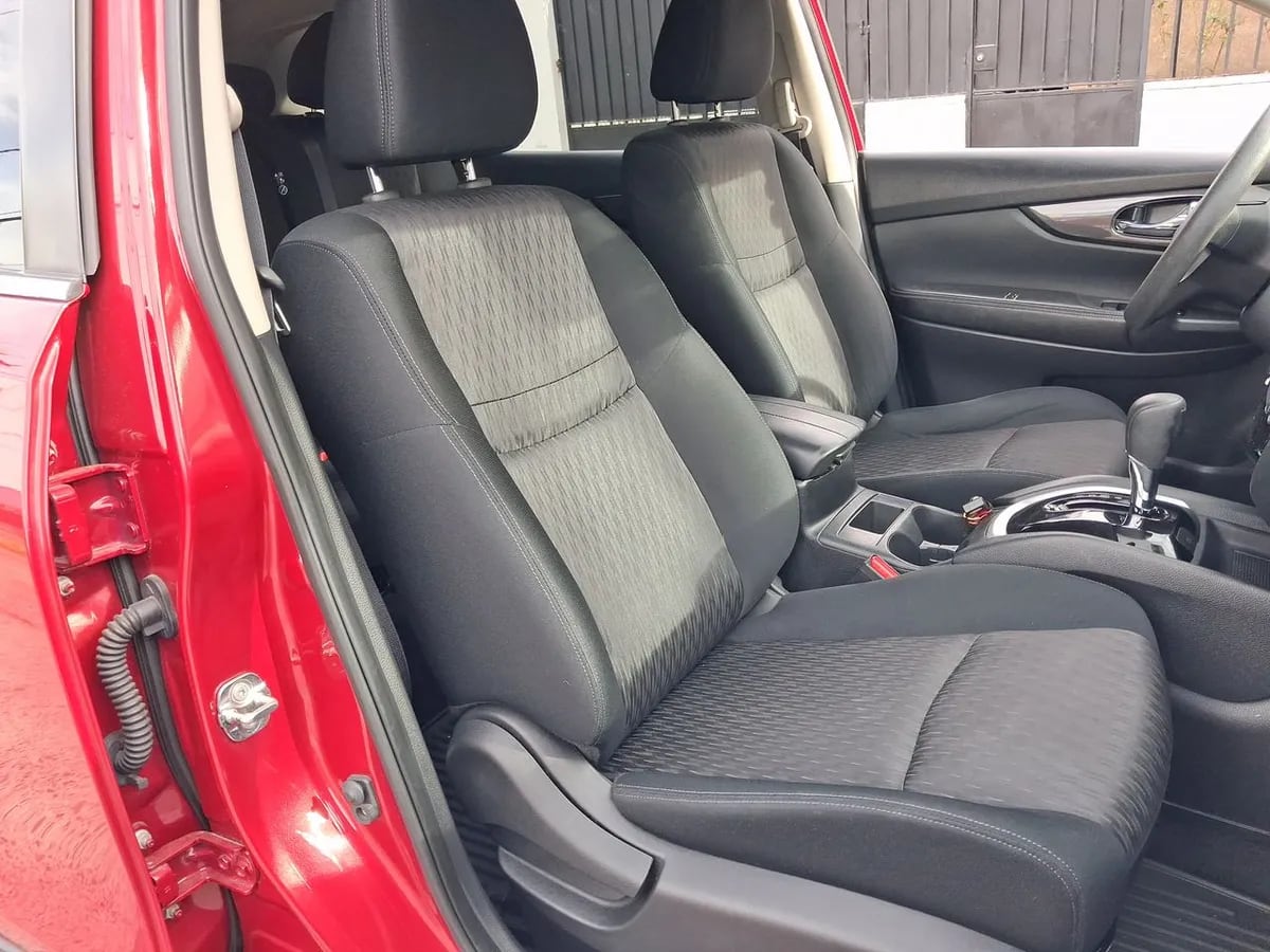 Nissan X-Trail 2.5 Sense 4x2 2row Cvt At 5p año 2023