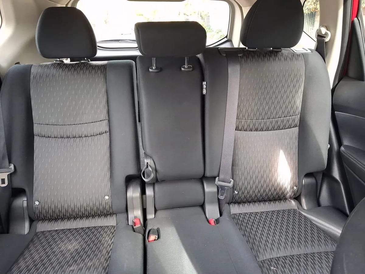 Nissan X-Trail 2.5 Sense 4x2 2row Cvt At 5p año 2023