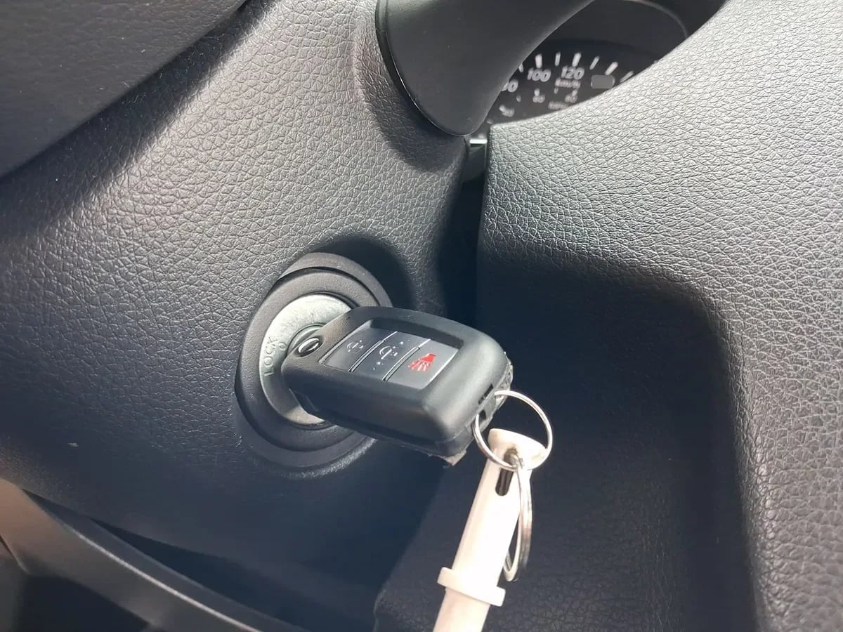 Nissan X-Trail 2.5 Sense 4x2 2row Cvt At 5p año 2023