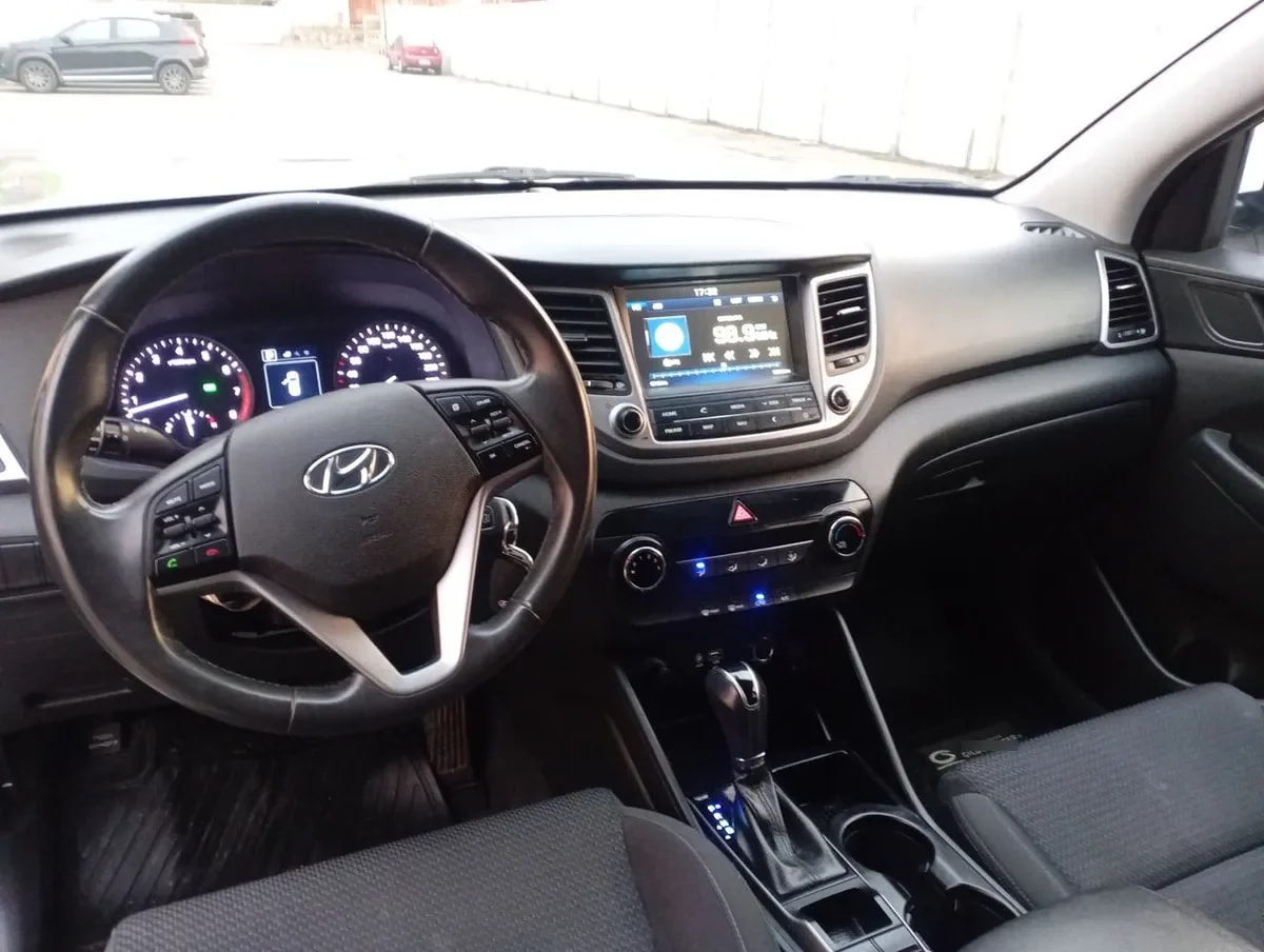 Hyundai Tucson 2.0 Gl Advance Nav 4x2 6at 5p año 2017