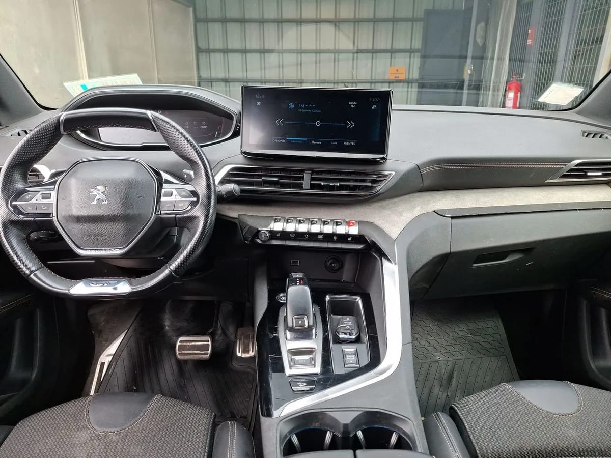 Peugeot 5008 1.6 Gt Puretech 180 4x2 Eat8 5p año 2023
