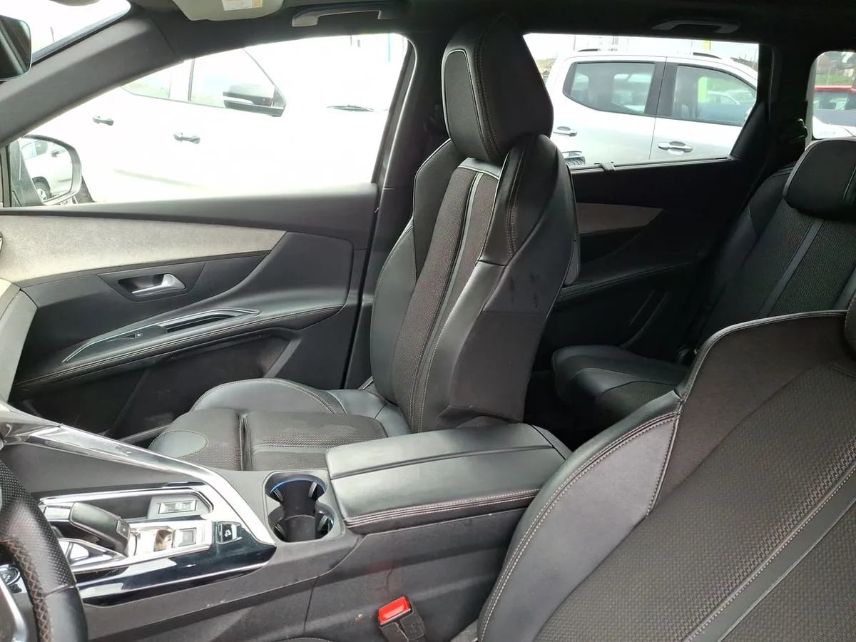 Peugeot 5008 1.6 Gt Puretech 180 4x2 Eat8 5p año 2023