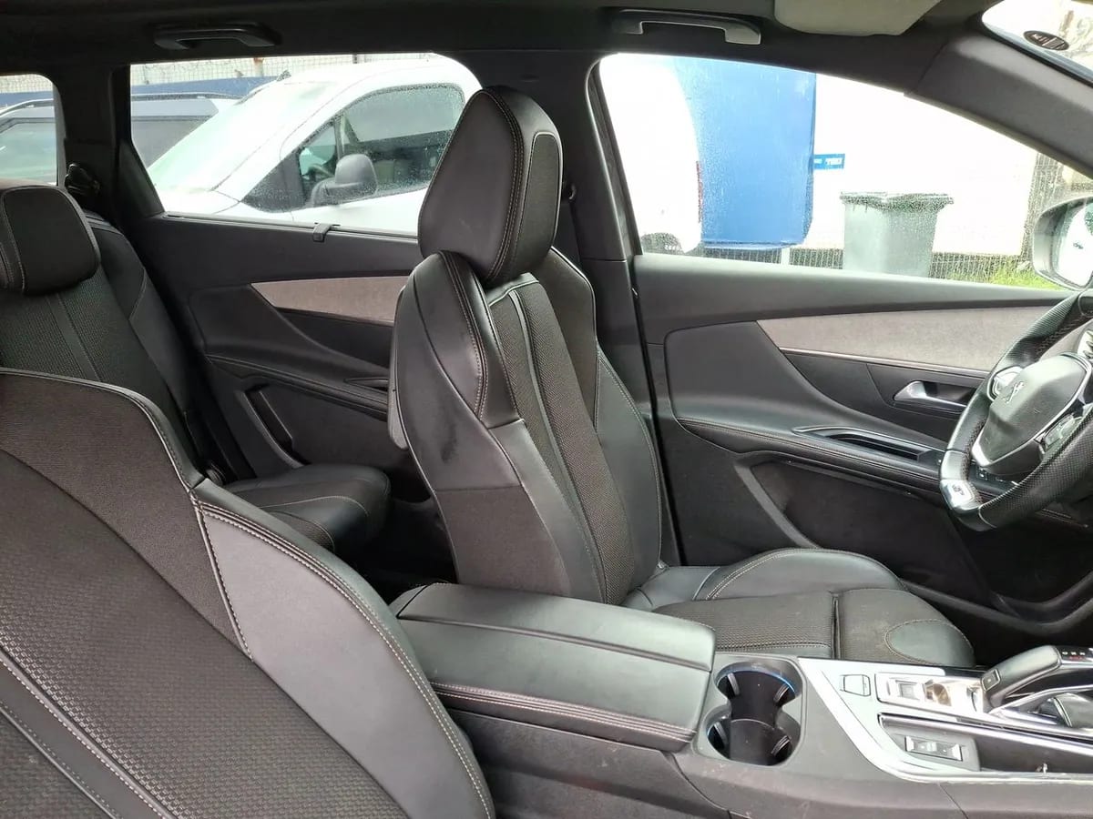 Peugeot 5008 1.6 Gt Puretech 180 4x2 Eat8 5p año 2023