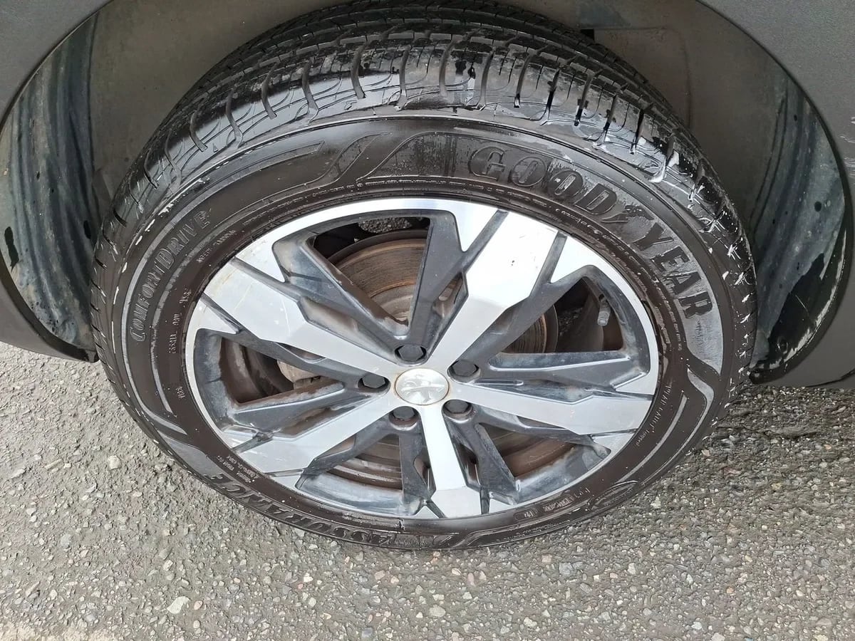 Peugeot 5008 1.6 Gt Puretech 180 4x2 Eat8 5p año 2023