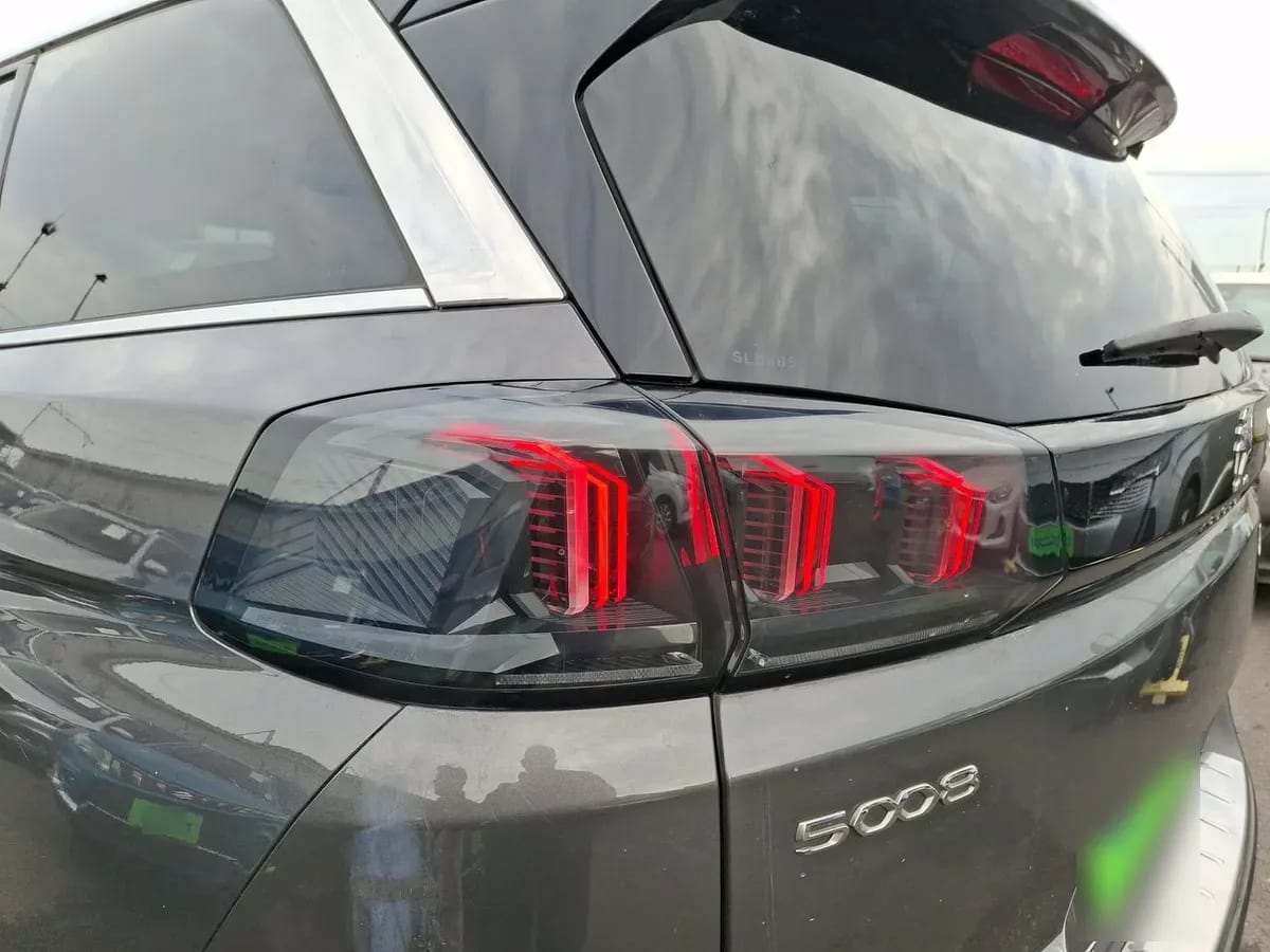 Peugeot 5008 1.6 Gt Puretech 180 4x2 Eat8 5p año 2023
