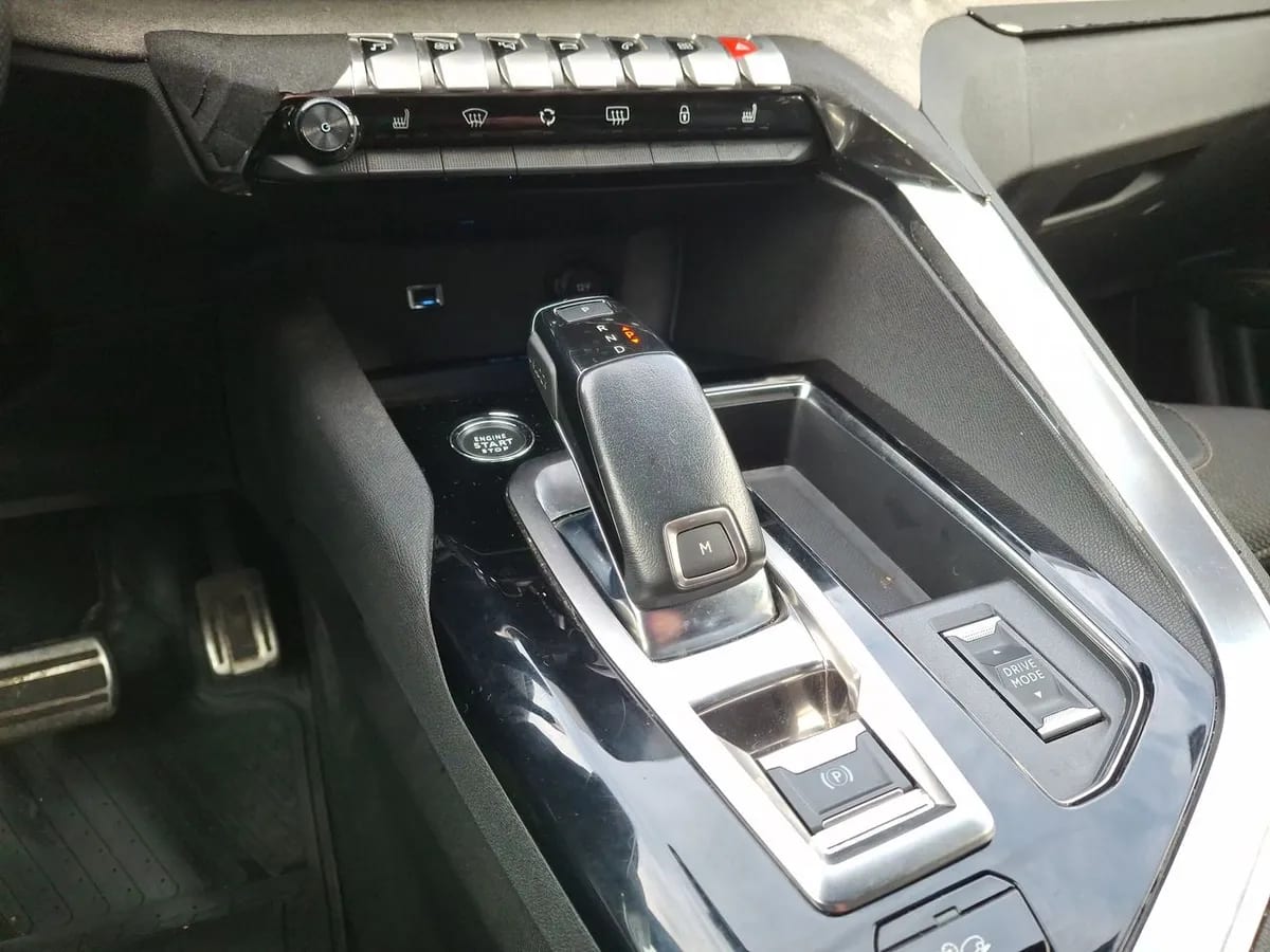 Peugeot 5008 1.6 Gt Puretech 180 4x2 Eat8 5p año 2023