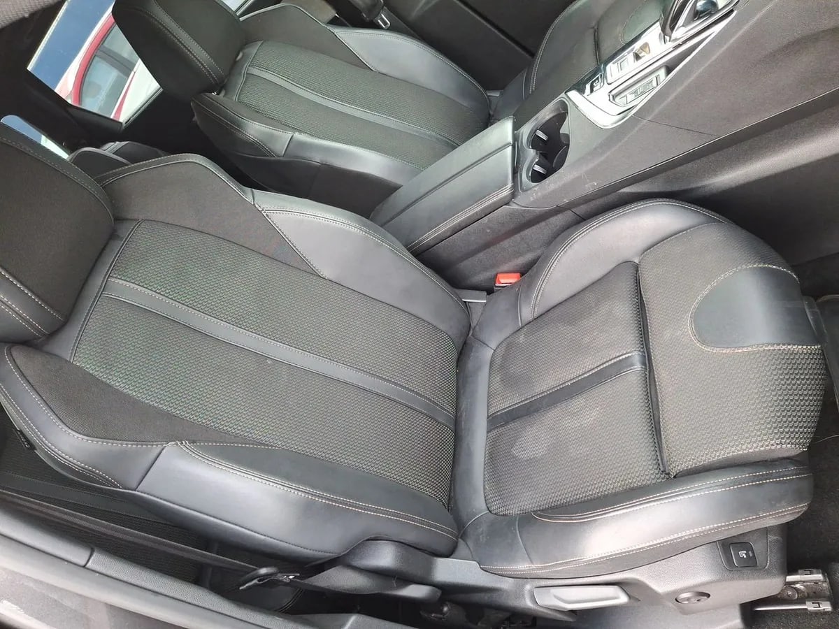 Peugeot 5008 1.6 Gt Puretech 180 4x2 Eat8 5p año 2023