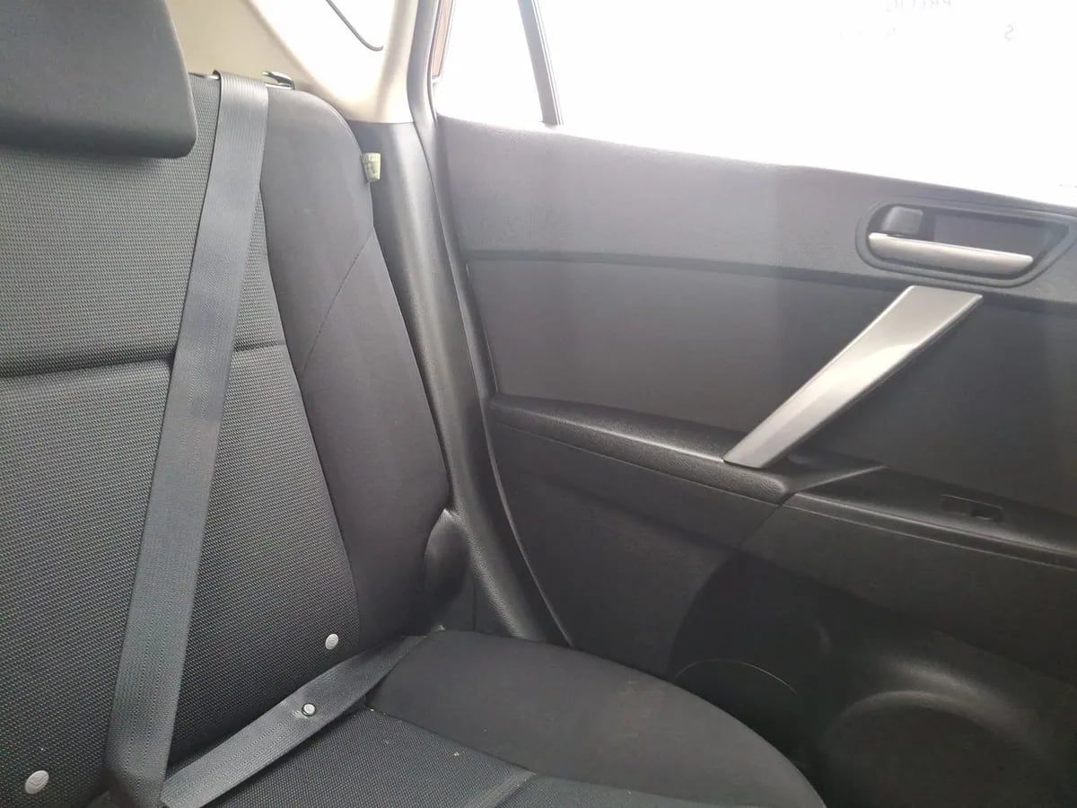 Mazda 3 2.0 Sport R 4x2 Te Mt 5p año 2011