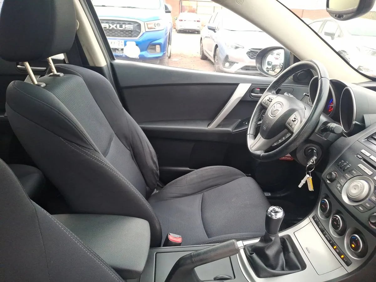 Mazda 3 2.0 Sport R 4x2 Te Mt 5p año 2011