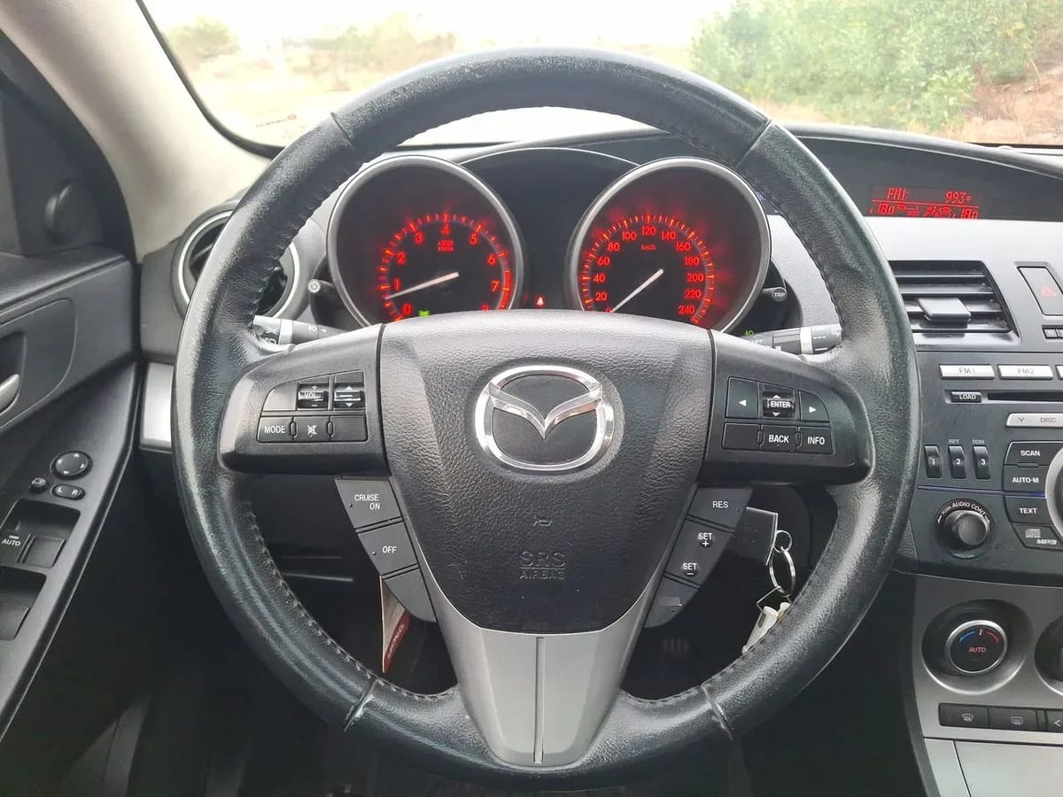 Mazda 3 2.0 Sport R 4x2 Te Mt 5p año 2011
