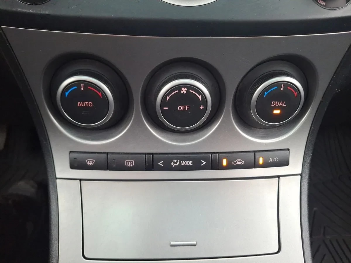 Mazda 3 2.0 Sport R 4x2 Te Mt 5p año 2011
