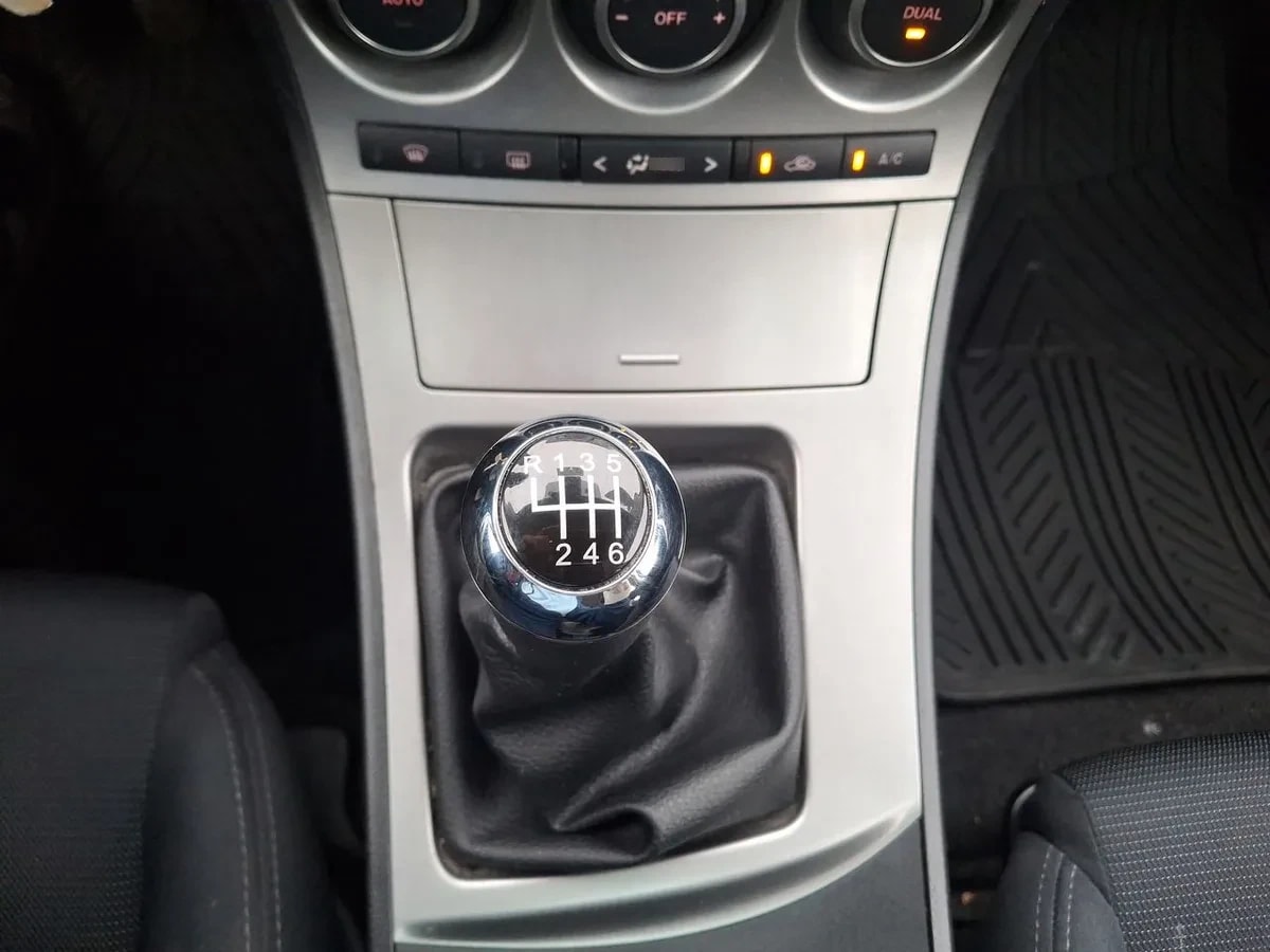 Mazda 3 2.0 Sport R 4x2 Te Mt 5p año 2011