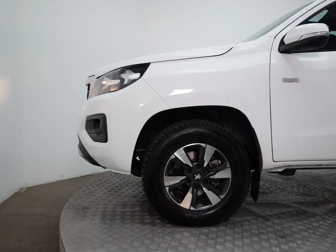 Peugeot Landtrek Landtrek 2.2 Active Bluehdi Diesel 4x4 180hp Mt 4p año 2025