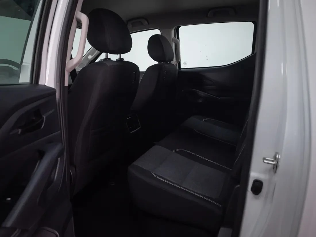 Peugeot Landtrek Landtrek 2.2 Active Bluehdi Diesel 4x4 180hp Mt 4p año 2025