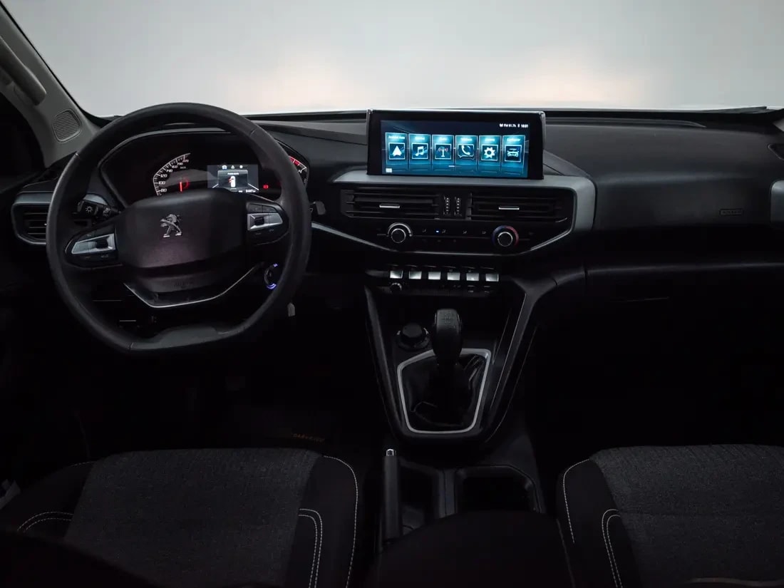 Peugeot Landtrek Landtrek 2.2 Active Bluehdi Diesel 4x4 180hp Mt 4p año 2025