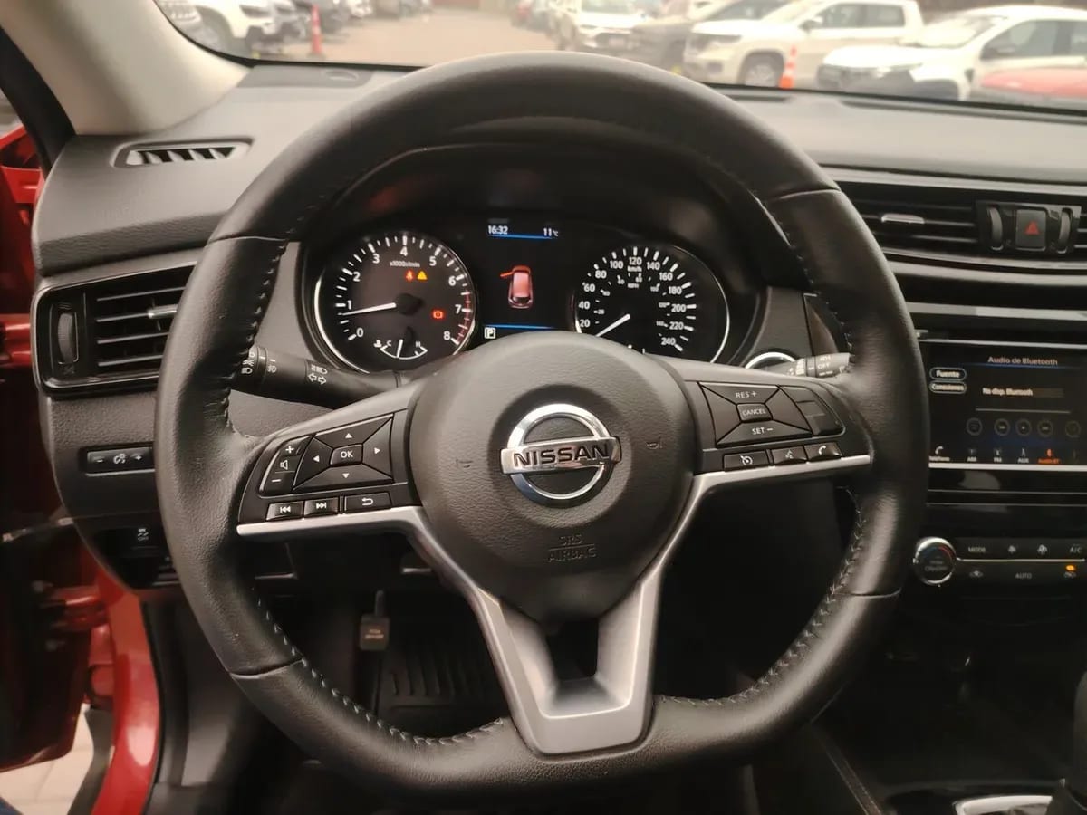 Nissan X-Trail 2.5 Advance 4x2 3row Cvt At 5p año 2023