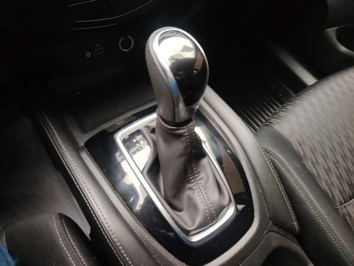 Nissan X-Trail 2.5 Advance 4x2 3row Cvt At 5p año 2023