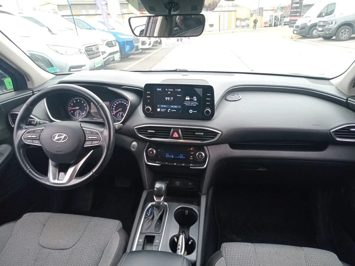 Hyundai Santa Fe 2.5 Plus Fl 4x2 At 5p año 2022