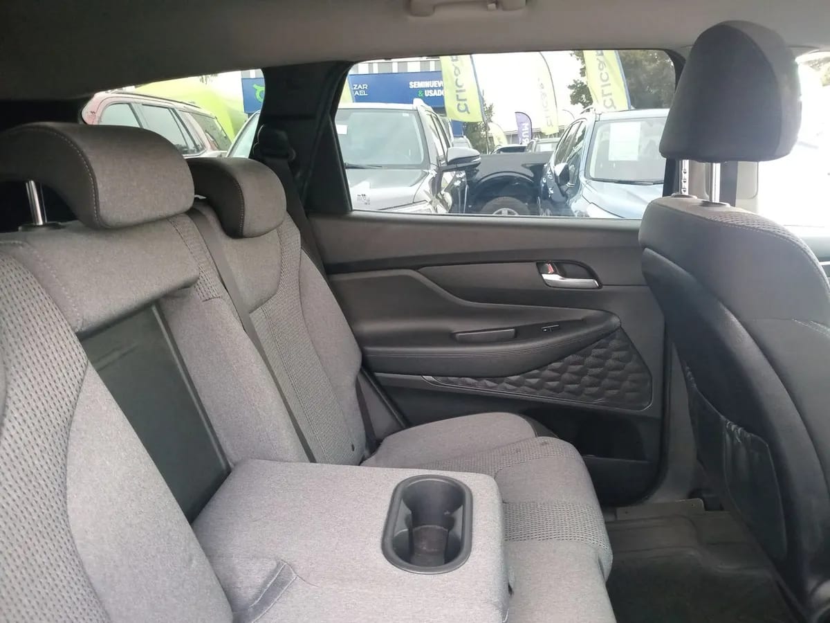 Hyundai Santa Fe 2.5 Plus Fl 4x2 At 5p año 2022