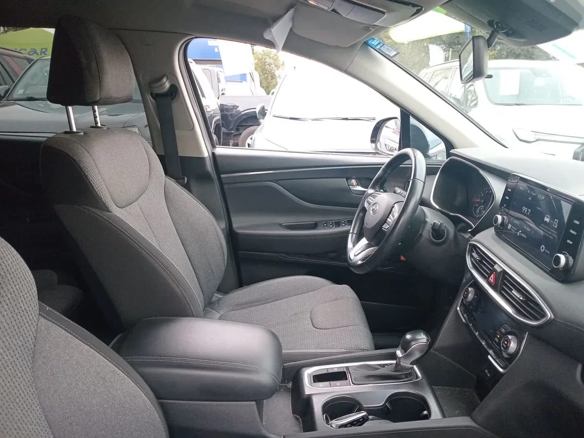 Hyundai Santa Fe 2.5 Plus Fl 4x2 At 5p año 2022