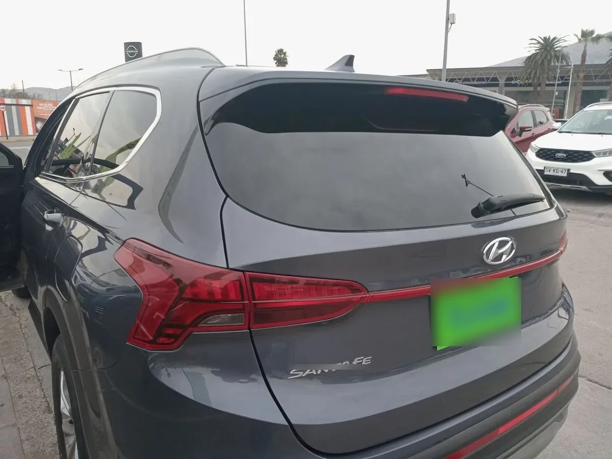 Hyundai Santa Fe 2.5 Plus Fl 4x2 At 5p año 2022