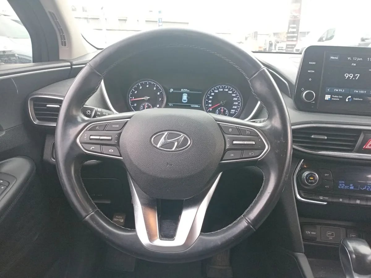 Hyundai Santa Fe 2.5 Plus Fl 4x2 At 5p año 2022