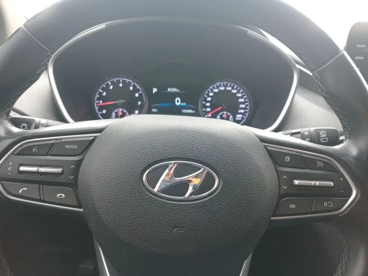 Hyundai Santa Fe 2.5 Plus Fl 4x2 At 5p año 2022