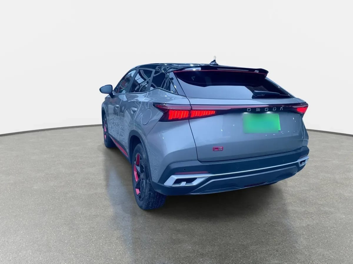 Omoda C5 1.5t Luxury 4x2 Cvt At 5p año 2025